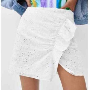Zara White Eyelet Mini Skirt Size M